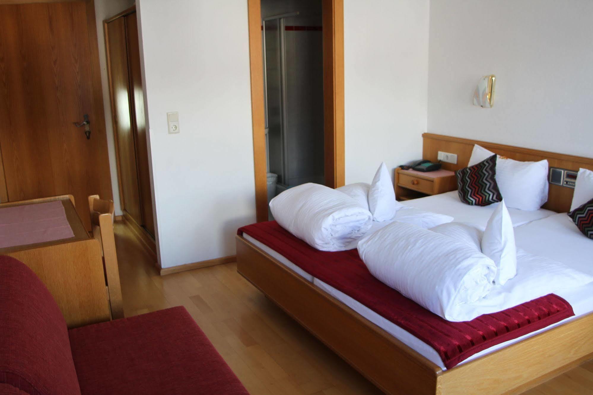 Collina Hotel Garni Nauders Bagian luar foto