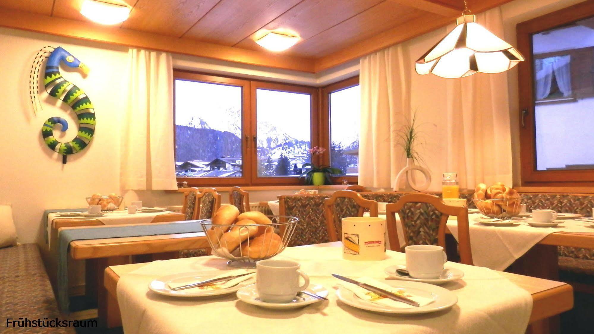 Collina Hotel Garni Nauders Bagian luar foto
