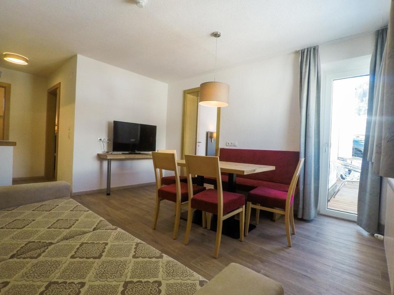 Collina Hotel Garni Nauders Bagian luar foto
