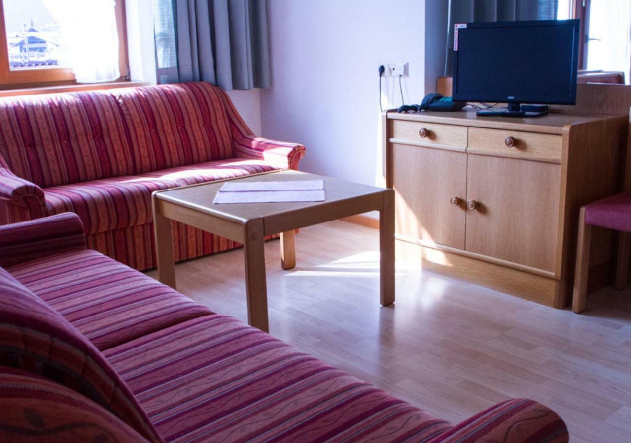 Collina Hotel Garni Nauders Bagian luar foto
